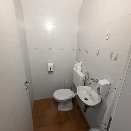 Apartment Bee Near Bled Zabreznica